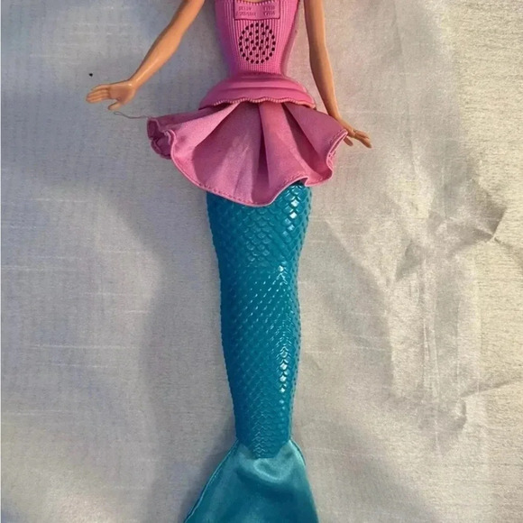2/40$ Disney Little Mermaid Ariel Barbie Singing Doll Dress 2in1 TailMattel 2012 - Picture 3 of 4